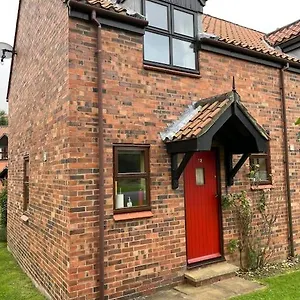  Holiday home Runaway Cottage,