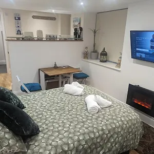  Apartment Harbour Side Annex